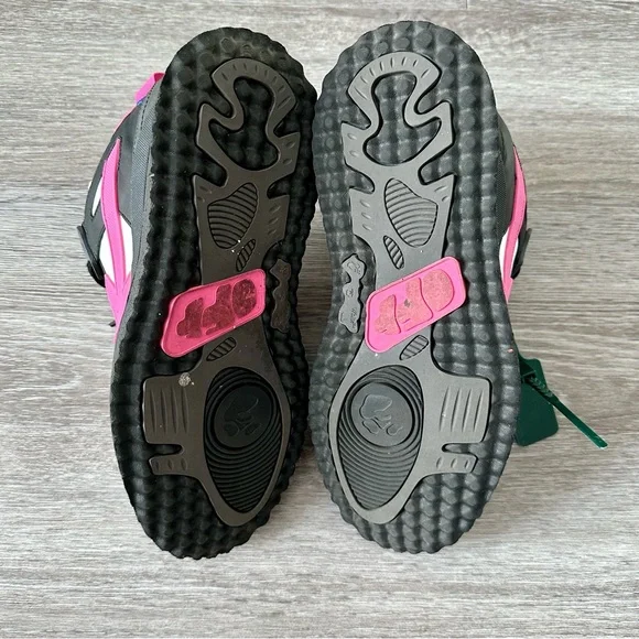 OFF-WHITE Unisex Black Pink Oversized Sponge Sole Sneakers